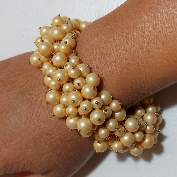J.crew Retro Vintage Faux Pearl Bead Cluster Gold Tone Cha Cha Bracelet - Picture 5 of 6